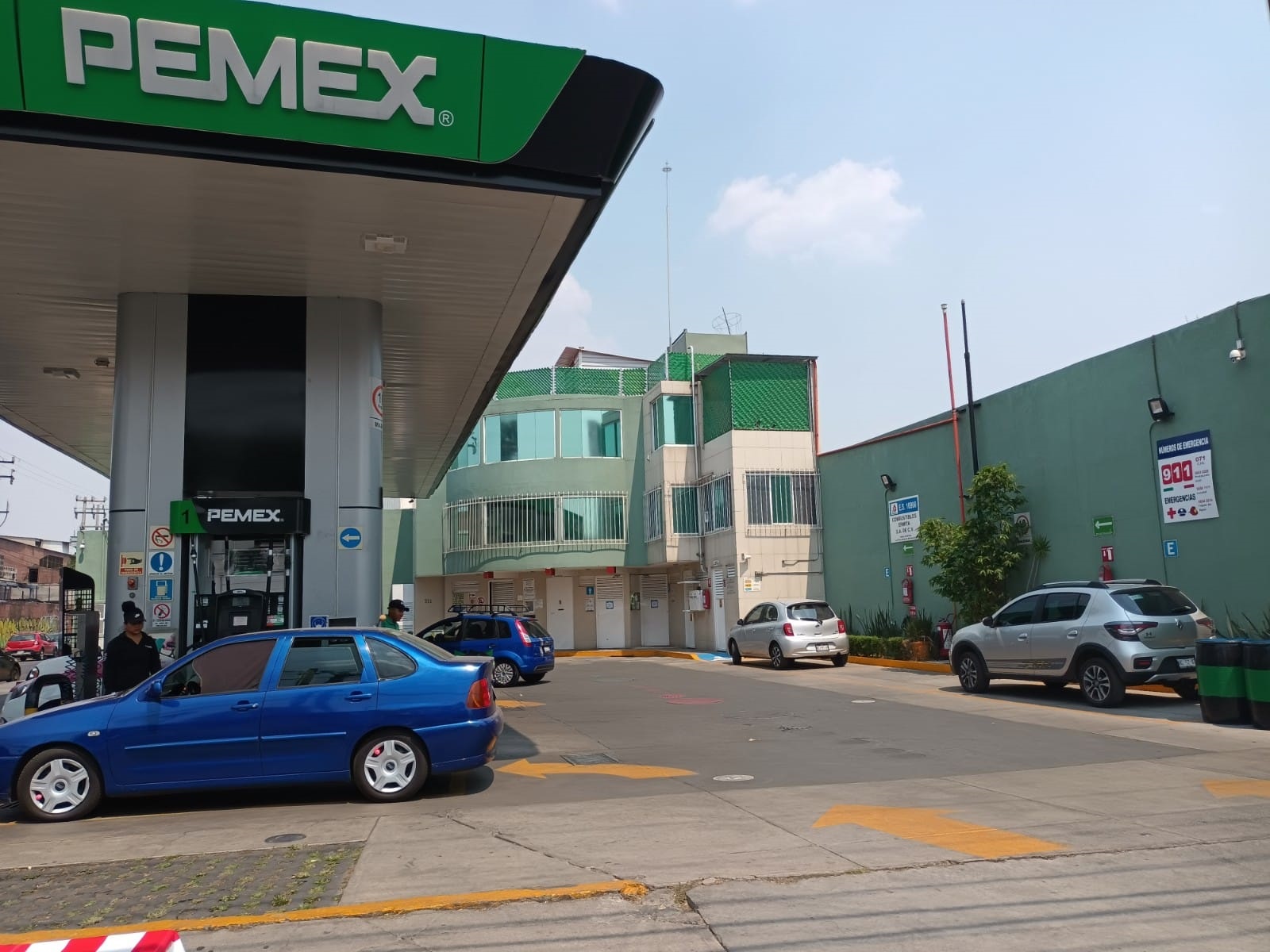 COMBUSTIBLES ERMITA SA DE CV :: Gasolinera